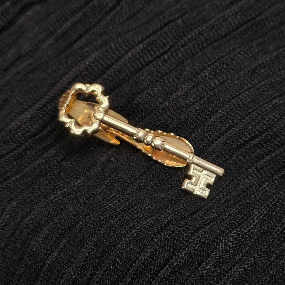 Vintage Hickok Gold Tone Skeleton Key Tie Clip Tie Bar USA